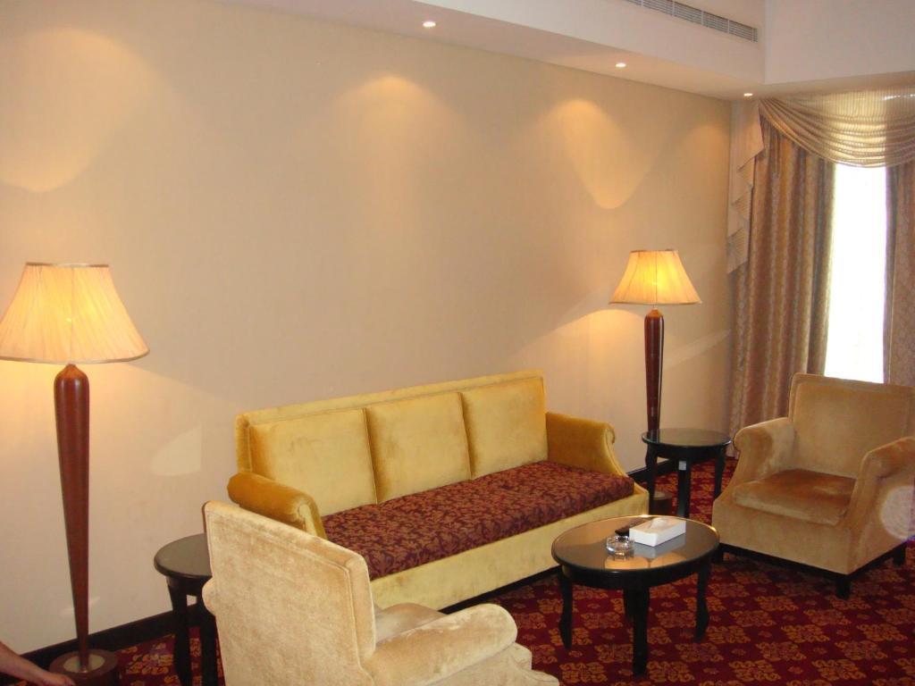 Paragon Hotel 3*