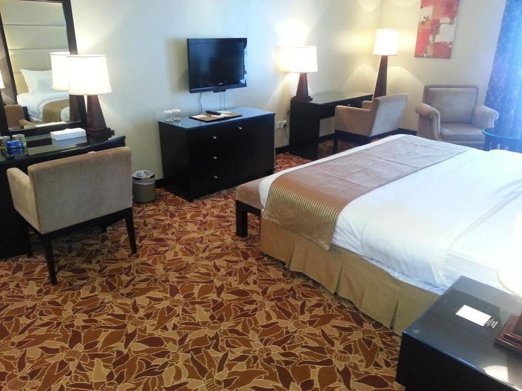 Hotel Paragon 3*