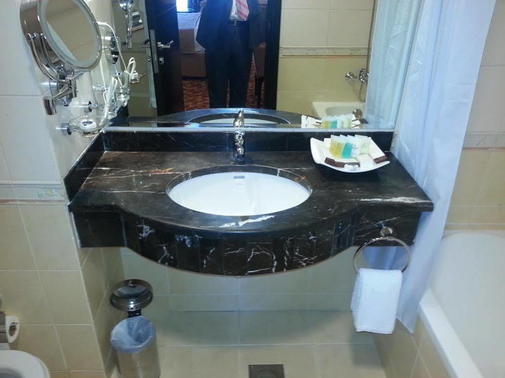 Paragon Hotel 3*